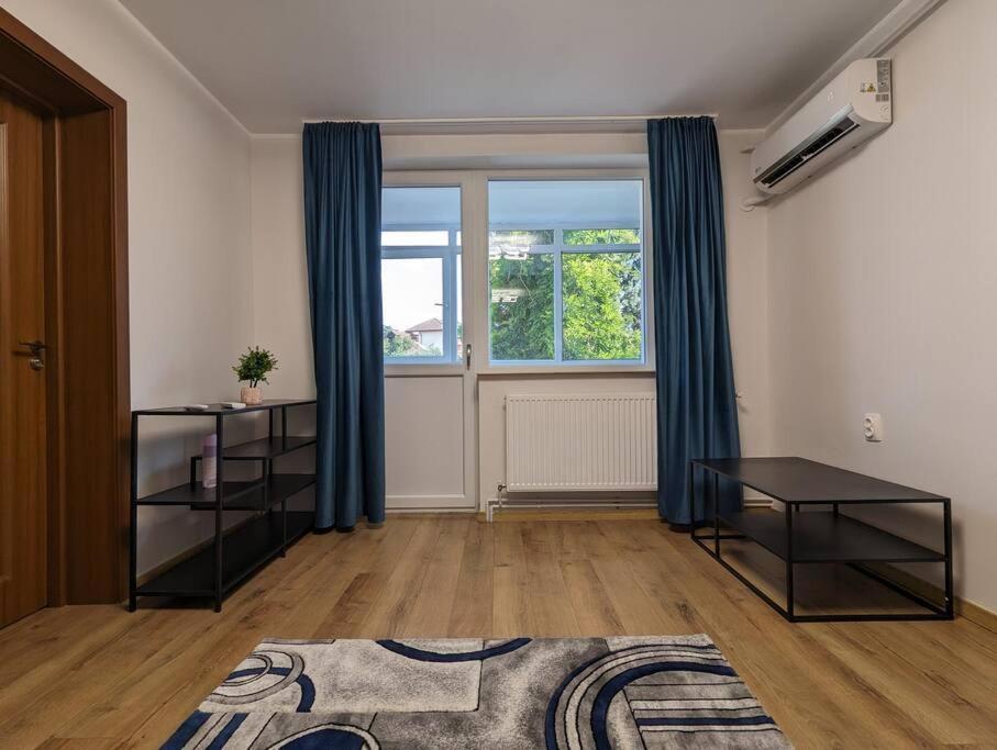 Cozy Modern Km 0