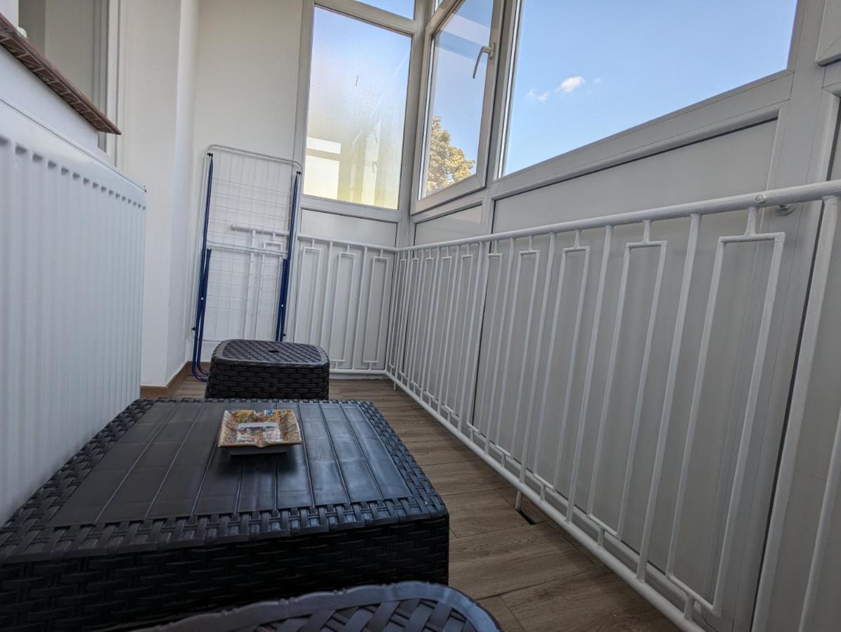 Cozy Modern Km 0